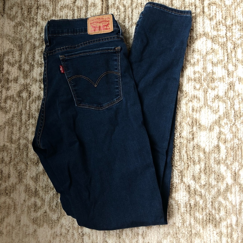 Levi 710 Super Skinny Size 30